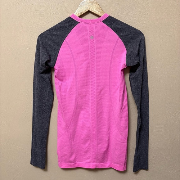 Lululemon Swiftly Tech Long Sleeve Pink Grey Gray Sleeve
Combo Size 4 - Picture 6 of 8